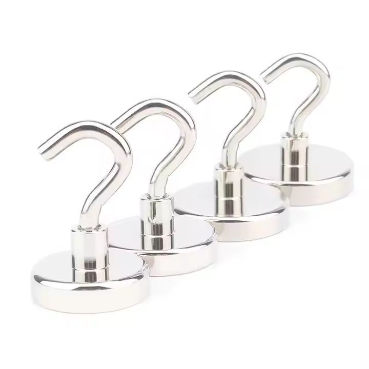 Magnetic hooks for cruise cabin